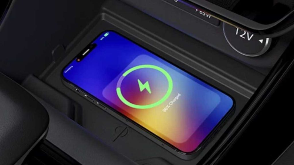 2025 Tata Altroz Wireless Smartphone Charging